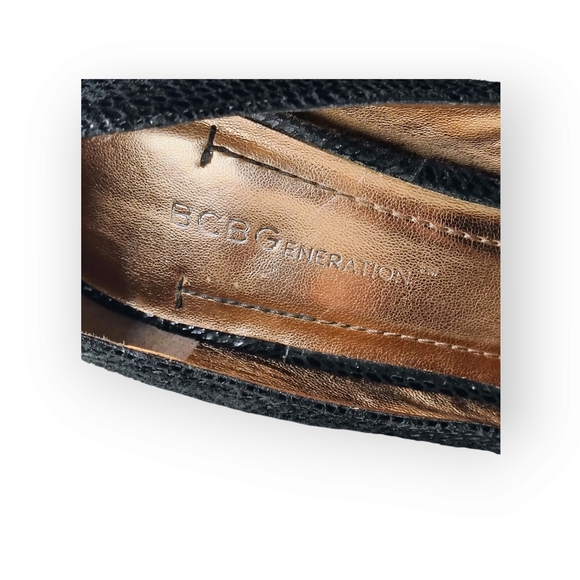 BCBGeneration Black Heels Elegant Design - Picture 4 of 8